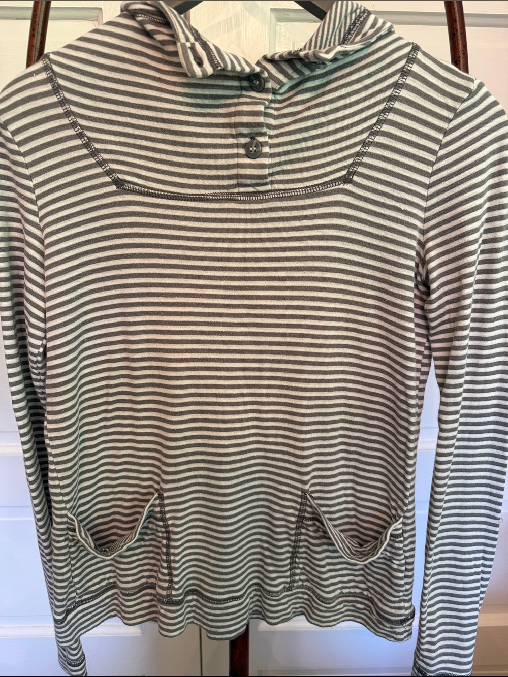Horny Toad hiking outdoor Gray Stripe Button slouch pocket Top Stretch Knit